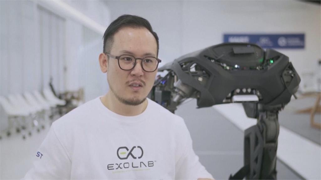 癱瘓者也能站起來！　南韓研發最新「穿戴式」機器人
