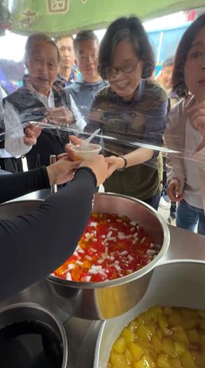 除了「爬山39喘」小英還笑虧這個　蔡其昌笑回：躺著也中槍