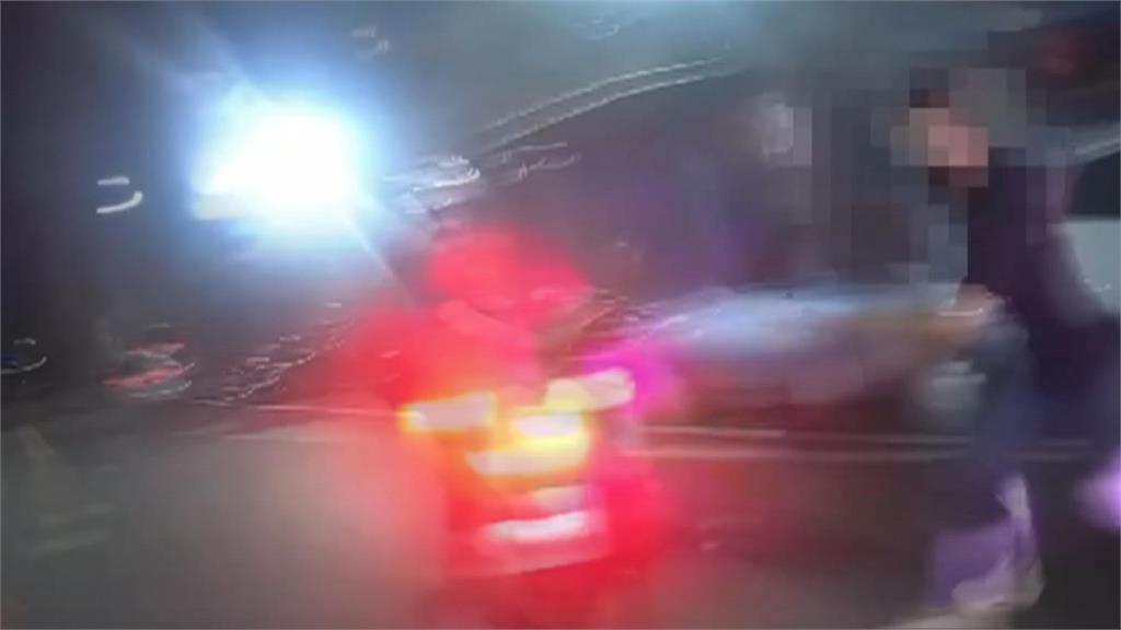 新北三重深夜槍聲大作！　警街頭追詐騙車手　連開22槍