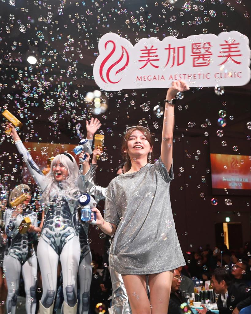 康博集團美加醫美2025春酒 盛大舉行 AI新未來正式啟航