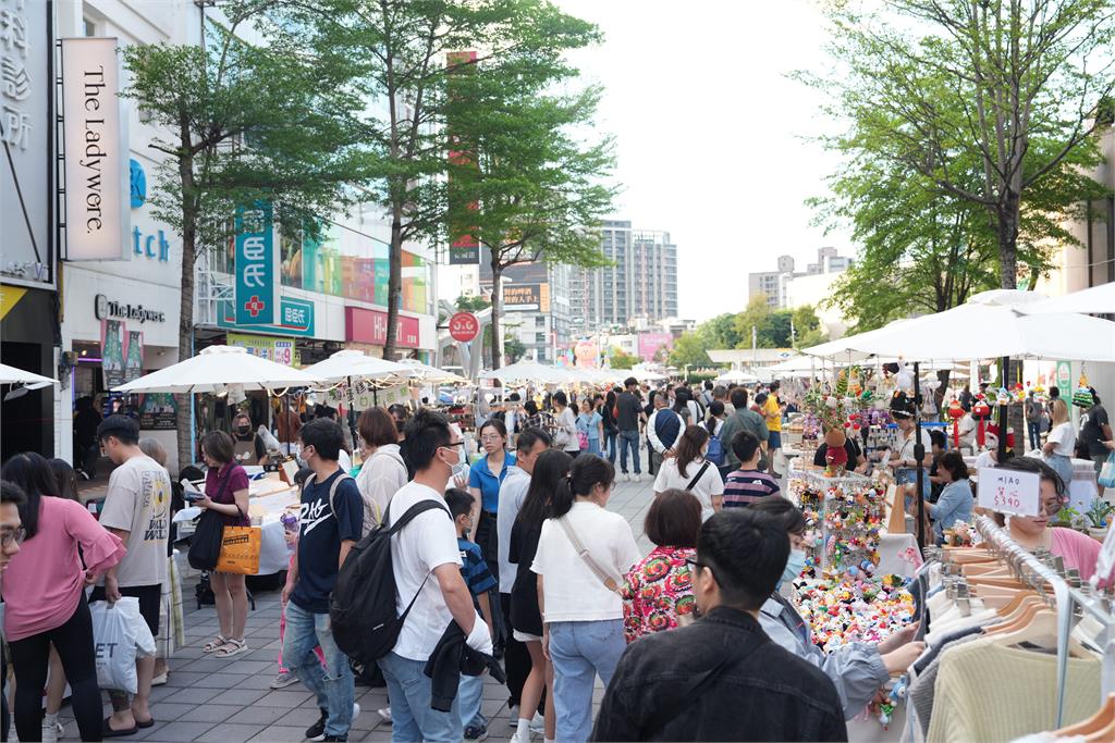 府中商圈週末市集創意滿點 街頭表演輪番登場歡樂加倍