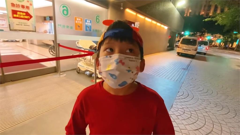 台客劇場曝「全家確診」過程!兒子視訊媽媽:我只擔心你 暖舉引網友淚崩