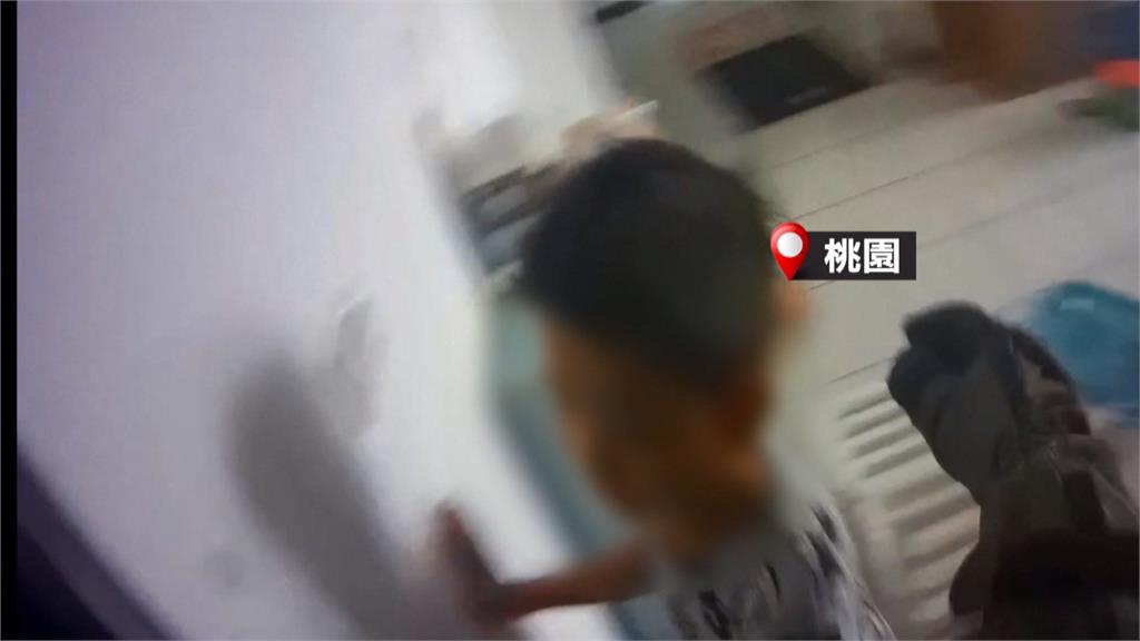 七歲男童受困家中 消防人員頂餘震 撬開縫隙成功救援