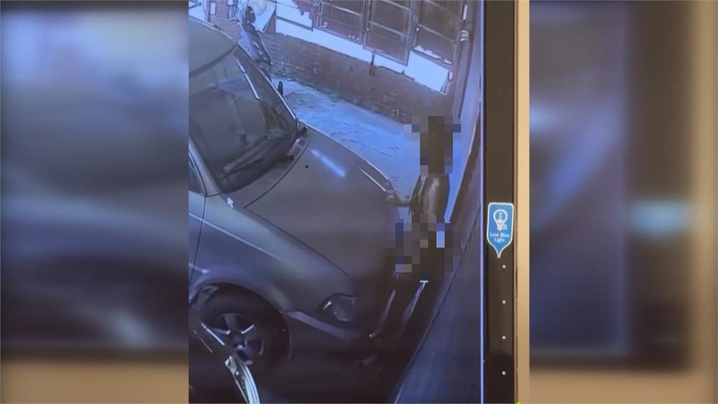 自己的車不待？稱天熱乘涼睡午覺　薄紗男行跡詭異趴車住戶嚇壞報警