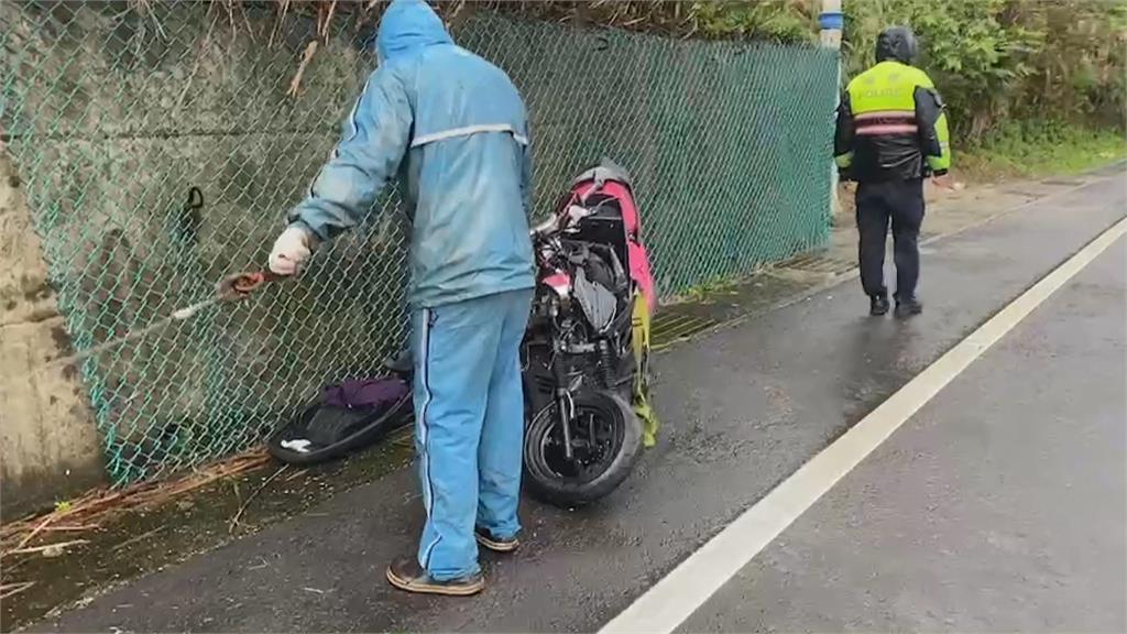 過彎跨越雙黃線 騎士撞上對向貨車送醫不治