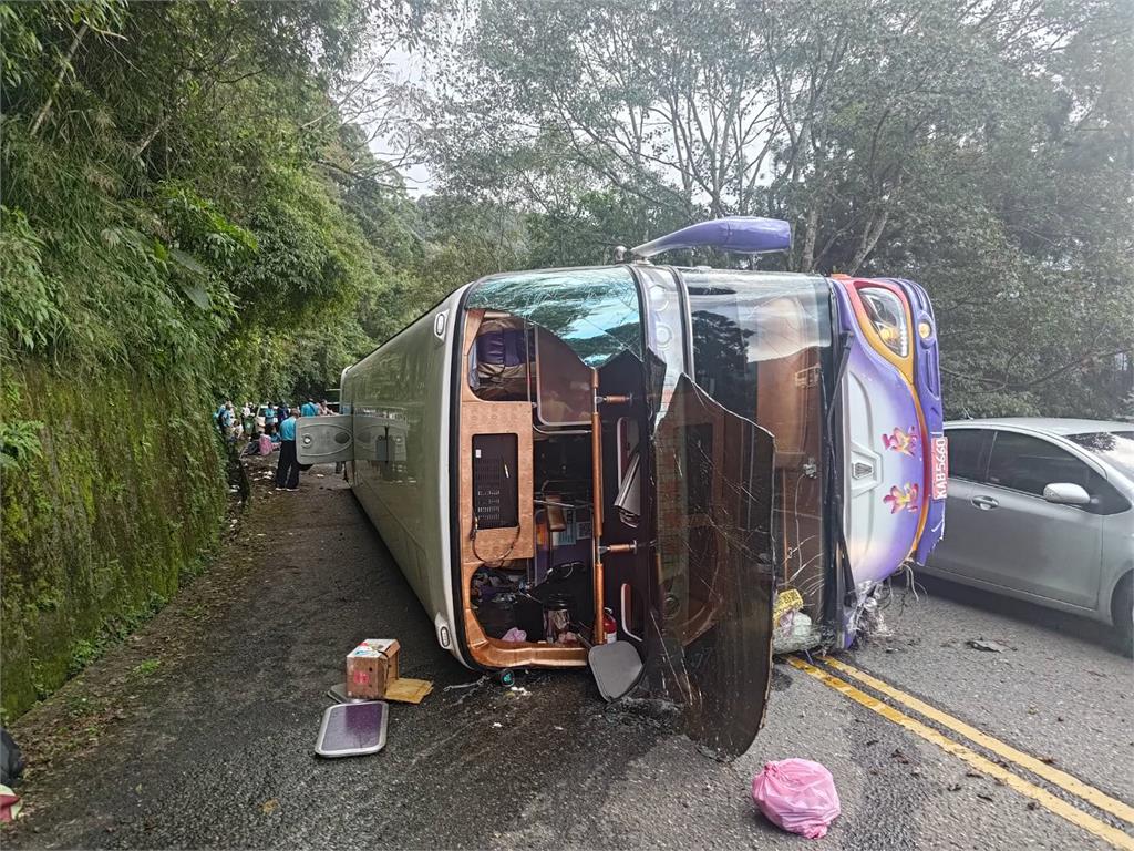 快新聞／太平山遊覽車翻覆1人OHCA、29人輕重傷　全數救出陸續送醫中