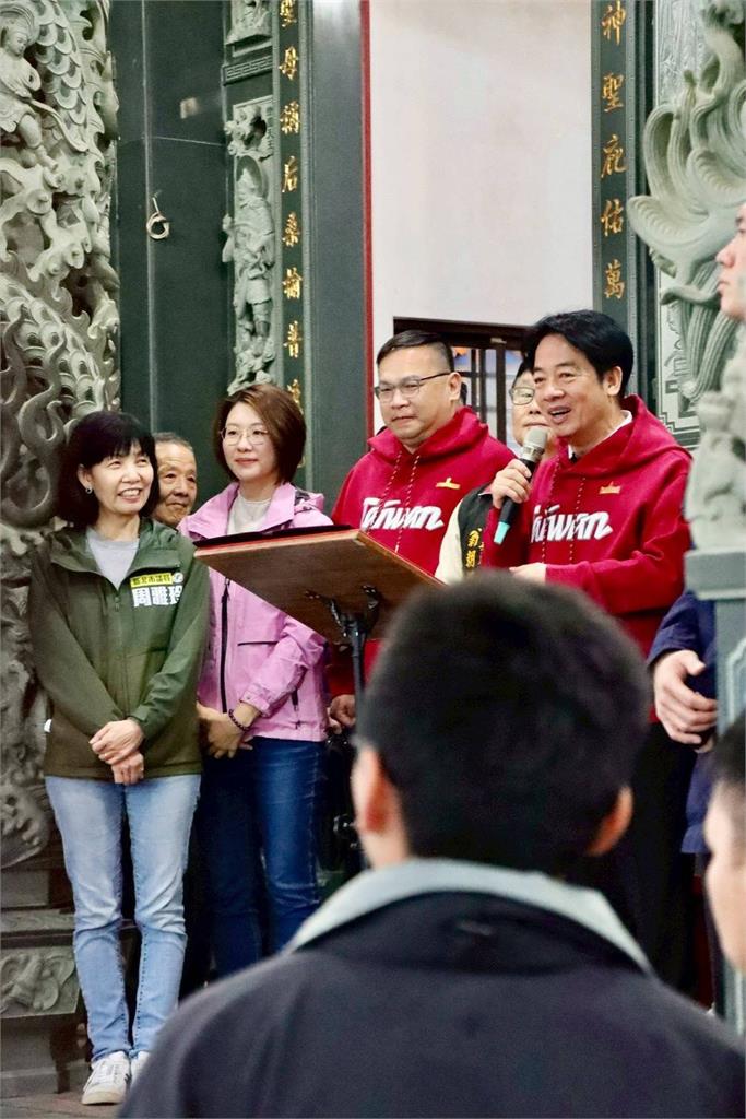 賴清德新春萬里祈福與王義川互動成焦點 肯定蔡美華接棒議員