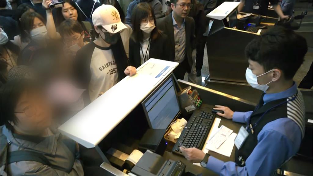城隍廟驚見「亞亞家人照片」遭惡意詛咒!廟方急調「監視器抓人」怒斥:嚴厲譴責