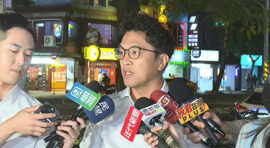破圈！沈伯洋上專訪有問必答　趙少康留言「今天很帥氣」