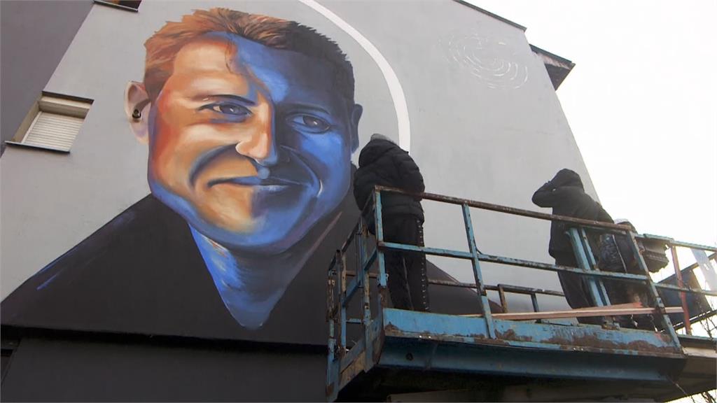 F1車神舒馬克53歲生日　藝術家繪巨型壁畫