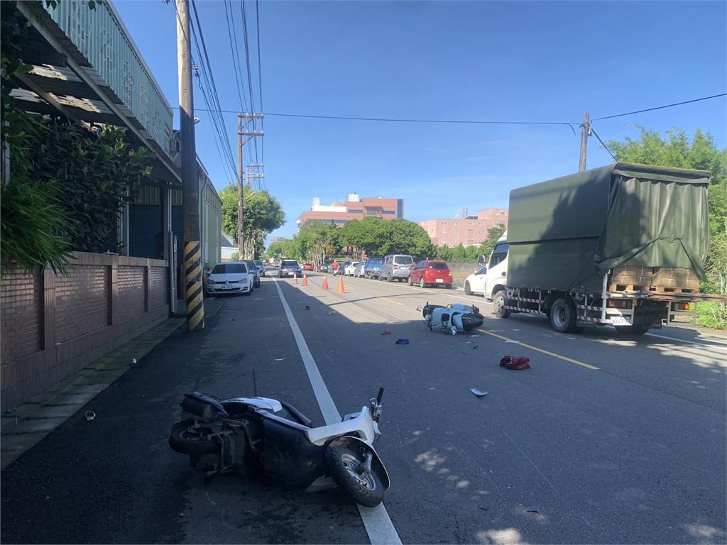 快新聞／僅差1小時！桃園同路段2起嚴重車禍　男騎車直撞路旁聯結車不治