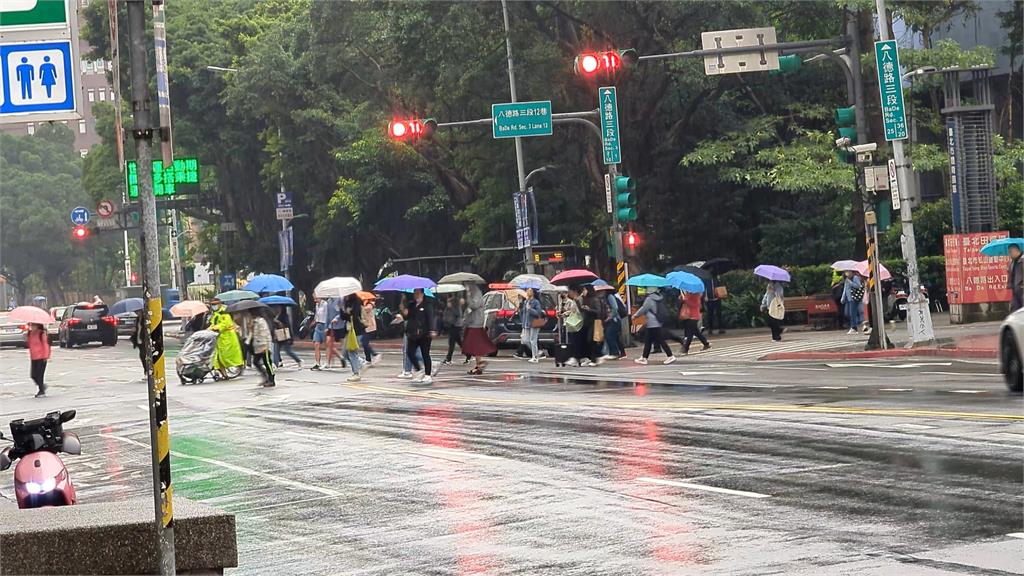 「今年最強梅雨鋒面」週三報到! 台北今測出17.3度低溫