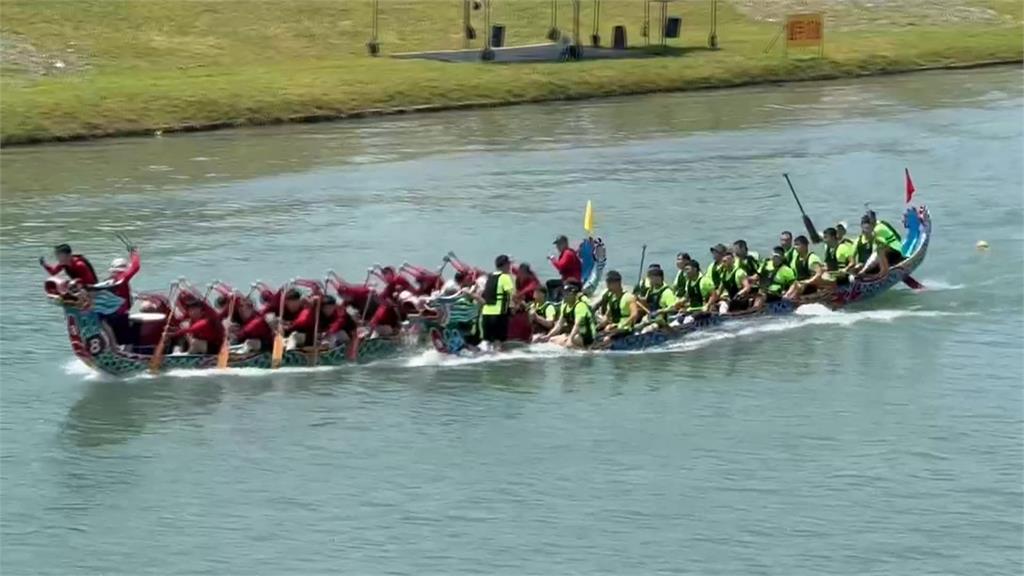 宜蘭冬山鄉龍舟賽!去年銀牌隊伍「兩度沉船」 選手質疑:河道淤積未清