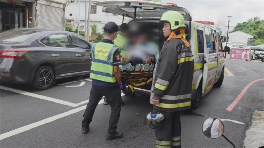 驚險一瞬間！南投男疑身體不適頭昏　休旅車猛撞麵攤3人傷