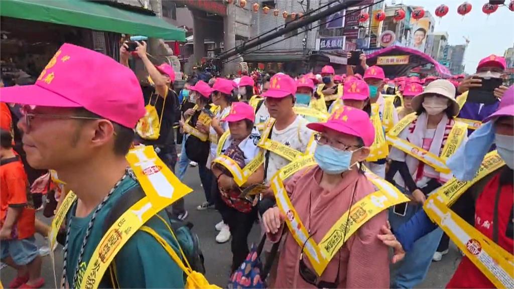 鬼門關！嘉義城隍夜巡祈福　卓榮泰接駕抬轎參與民俗盛典