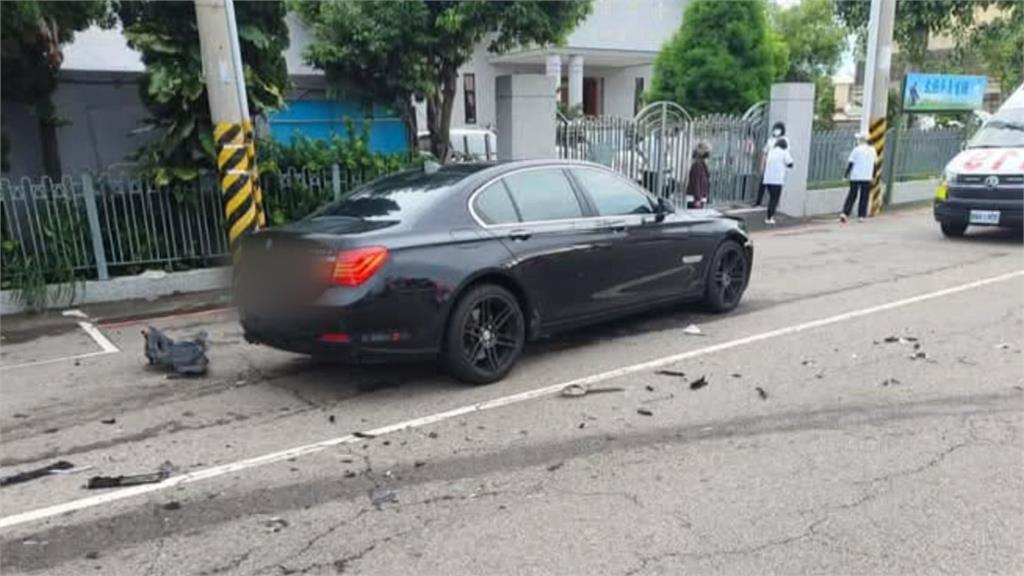 妻生病送醫!夫急衝醫院探視 途中撞翻同輛救護車