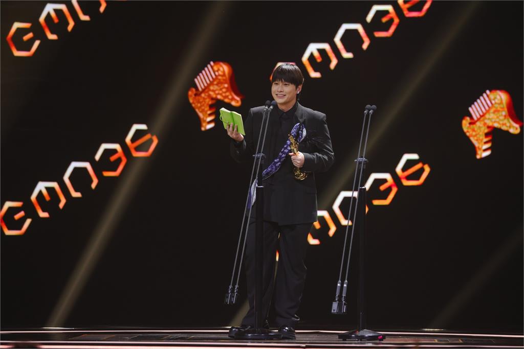 金曲36/台語歌王陳以恆嗨喊「台灣獨立」?本人親揭「背後真相」:大家加油
