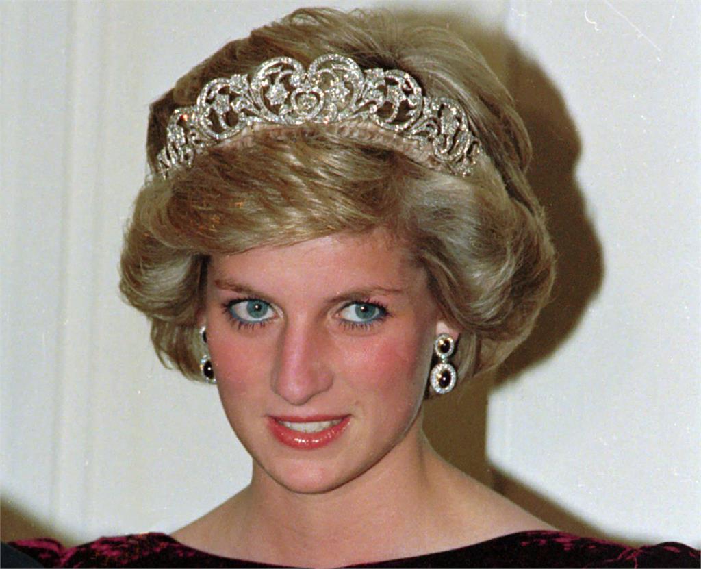 黛妃婚禮王冠不會給凱特！92年傳家寶新主人將「由她繼承」