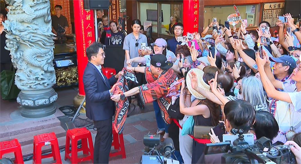 洋流炫風橫掃天母 沈伯洋合體賴清德三玉宮參香祈福