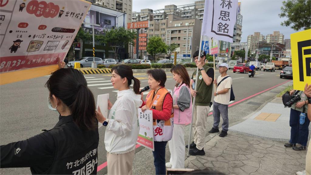 快新聞／全力衝刺！綠營黨公職偕罷團街頭宣講　「823同意罷免林思銘、不同意核三」