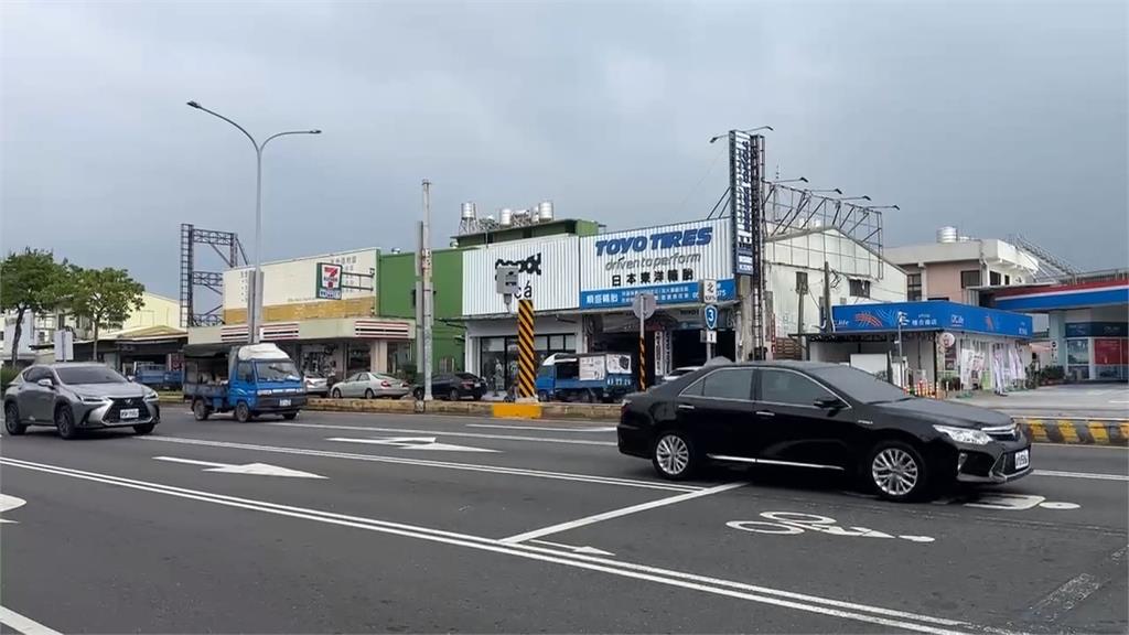 大雨淋壞路口測速照相機? 「瘋狂亂拍」用路人傻眼