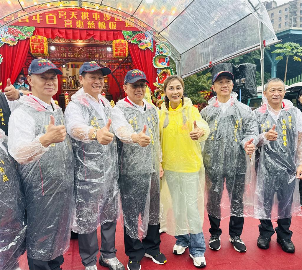 白沙屯媽祖與板橋媽祖百年會香!梁佑南、胡鴻達親隨繞境見證神聖時刻