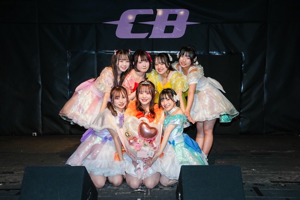 票價才147元!偶像女團辦見面會「竟0人到場」5正妹低頭、捂臉哭全被拍