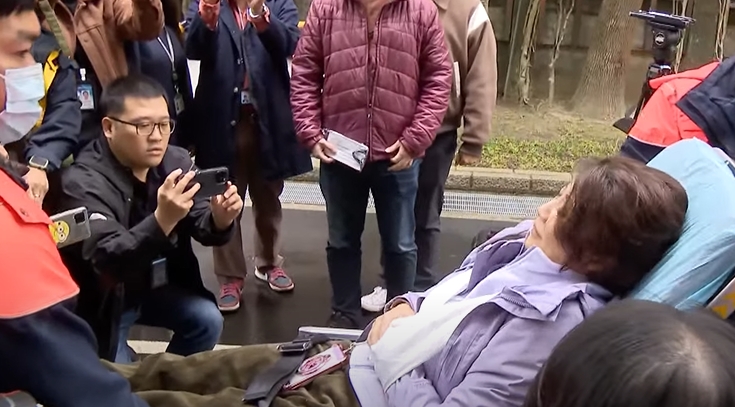 快新聞/遭金門坦克陳玉珍一把扯過推去撞牆 林楚茵緊急送醫