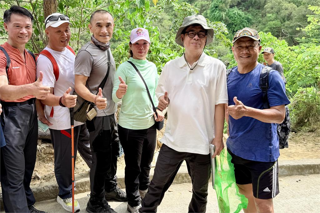 快新聞／陳其邁揪市民淨山！觀音山大升級砸3000萬　步道、安全設施大更新