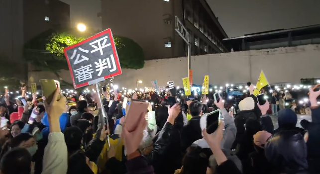 快新聞/柯文哲緊急戒護外醫 深夜11點半離開醫院返回北所