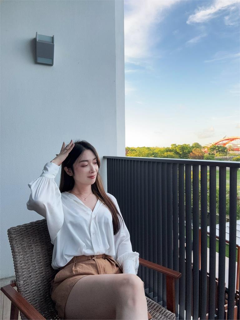 以為是白歆惠…最美檢察官「SSR比基尼」大解放!網歪樓:比女生還美