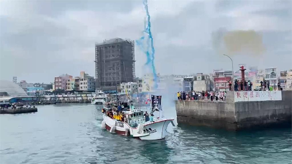 小琉球迎王祭登場　估首日登島人數「破萬」