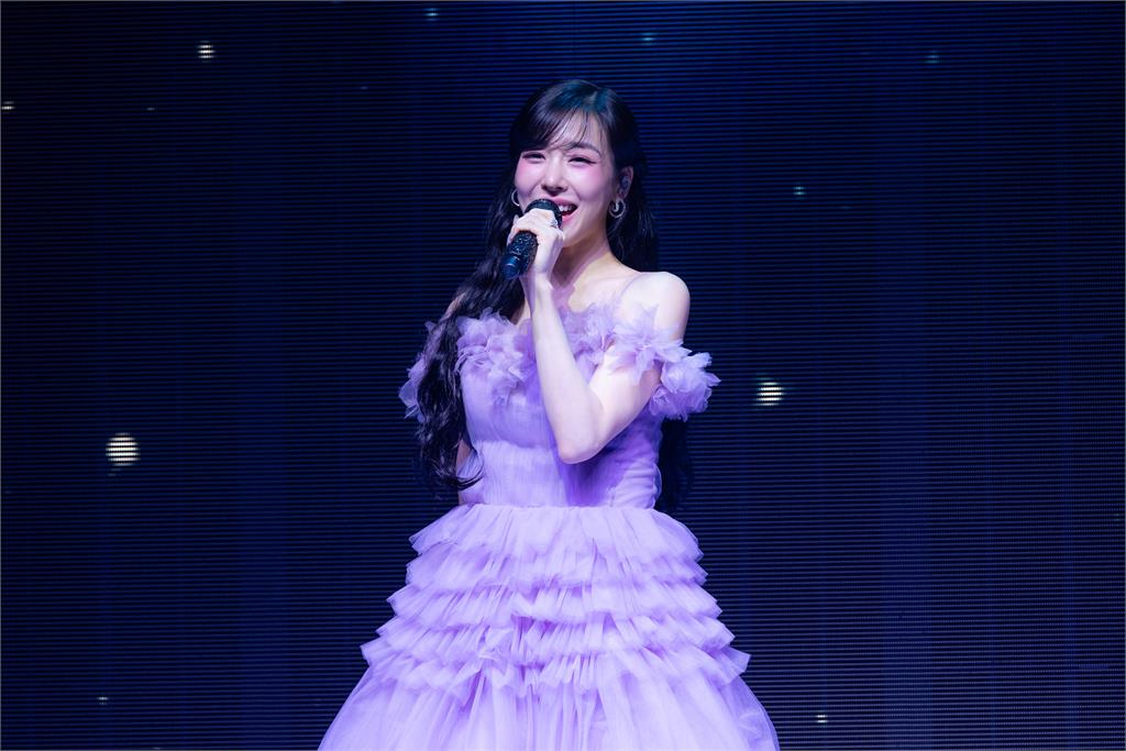 少女時代Tiffany來台灣開唱 3千粉絲擠爆會場