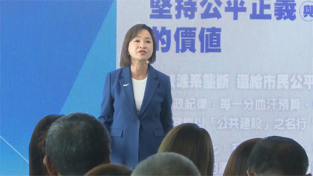 柯志恩首政見會"數度誇陳其邁" 賴瑞隆酸政策無新意