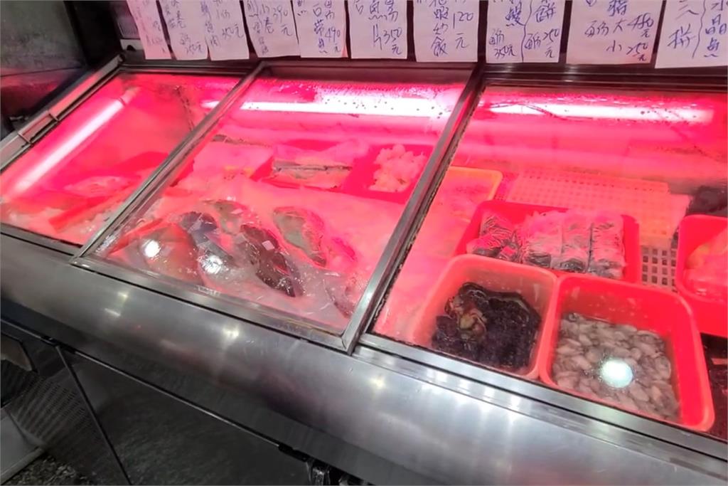 快新聞/災情持續!宜蘭2漁港遭漂流木塞港 漁船無法出海、漁港生意冷清