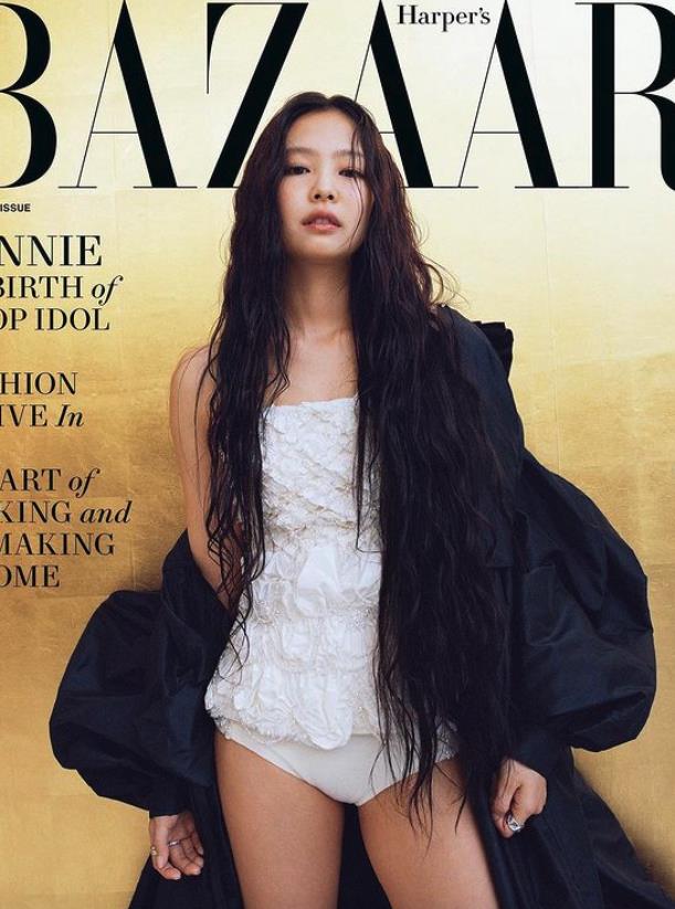 Jennie單穿Bra上陣辣出新天際!換裝「薄皮布料」透出SSR身材