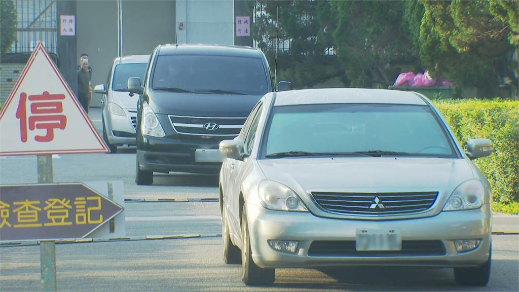 快新聞/柯爸今告別式 柯文哲7:10離開北所奔喪、柯媽盼待滿整場