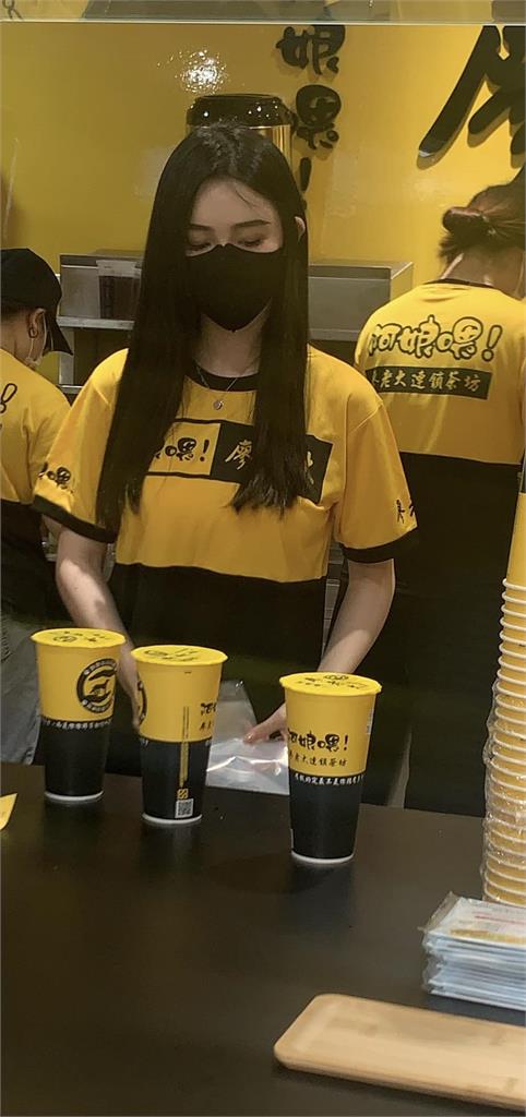 廖老大飲料店再曝「全糖仙氣妹」 8千人被電暈瘋求地址:一定天天去買