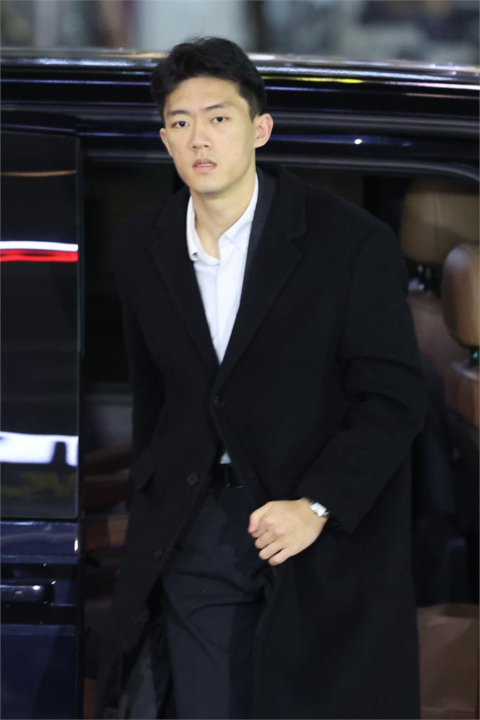 全斗煥孫子向光州事件遺族下跪 稱爺爺屠殺禍首