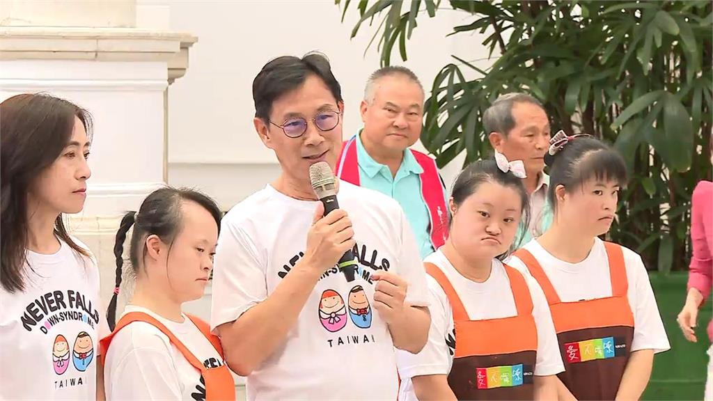快新聞／國人狂買中秋禮盒！唐氏症基金會董事長致謝　