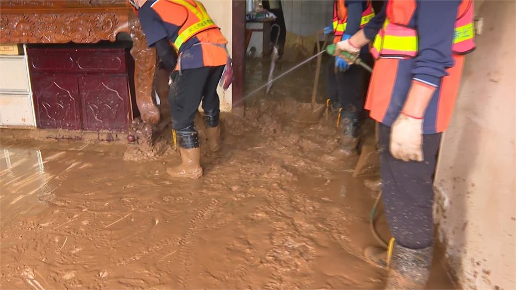 山陀兒餘威驚人雨勢炸淡水　民宅遭土石流沖刷滿目瘡痍