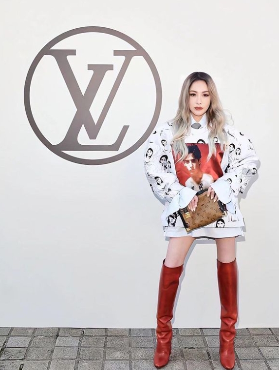 中國麻辣花生遭禁賣!蕭亞軒曬「偷吃照」被截圖…小粉紅嗨:真的很剛