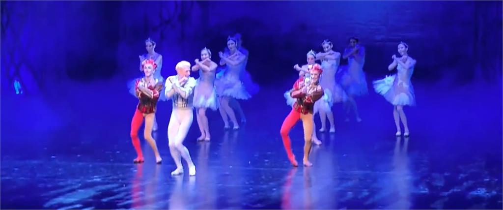 俄羅斯芭蕾舞團謝幕大跳「科目三」！影片瘋傳中國網友嘆：這世界瘋了