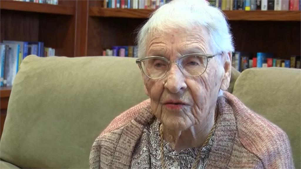 美國人瑞級志工！　106歲老奶奶依舊熱心公益