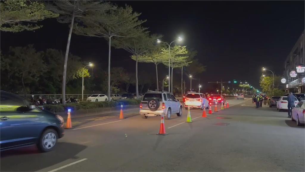 高雄疑幫派大陣仗辦尾牙 上百警荷槍實彈周邊「伺候」路口攔查蒐證
