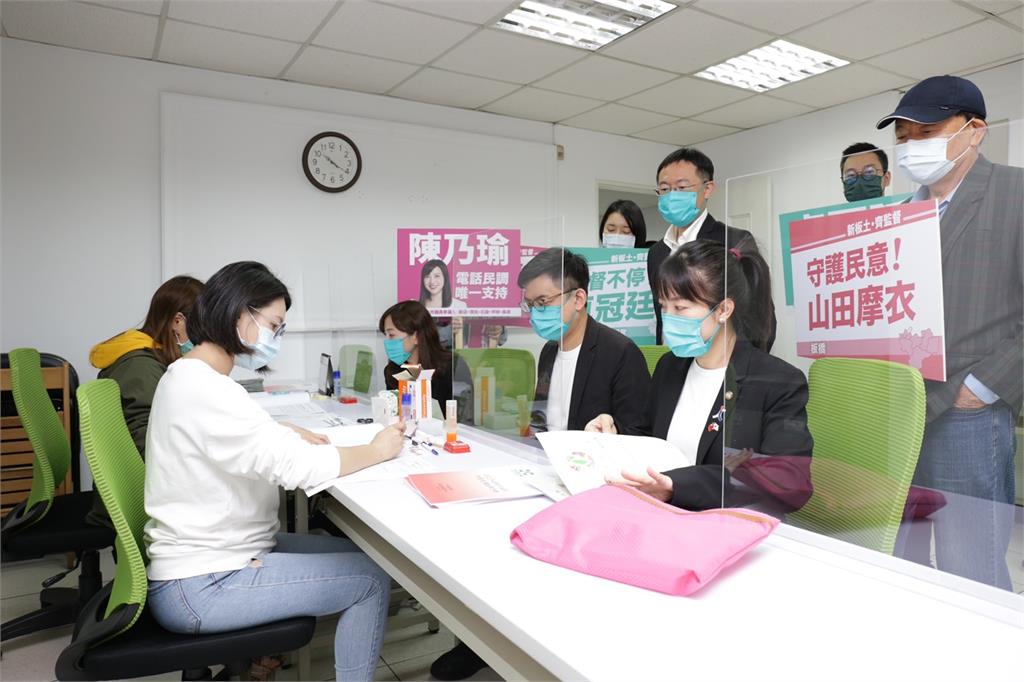 大打監督牌!陳乃瑜、山田摩衣、卓冠廷連線 登記初選拚三席全上