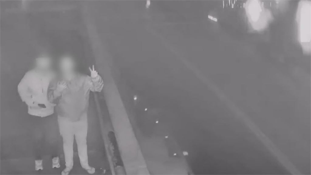 薔琵來襲！武嶺亭鏡頭君狂晃　民眾衝上山比YA挨轟