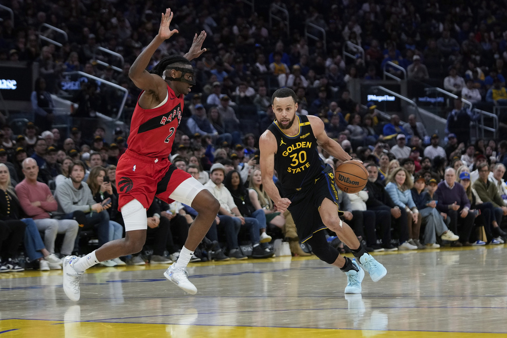 NBA(影)/咖哩第三節重摔在地提前傷退 總教練Kerr:他還想回來比賽