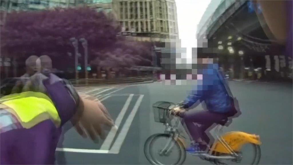 北市市場處前科長闖紅燈拒檢 涉妨害公務出庭求輕判