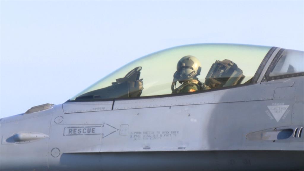 空軍F-16爆墜機意外「飛官跳傘保命」 回顧「夜航失事往例」這原因居首